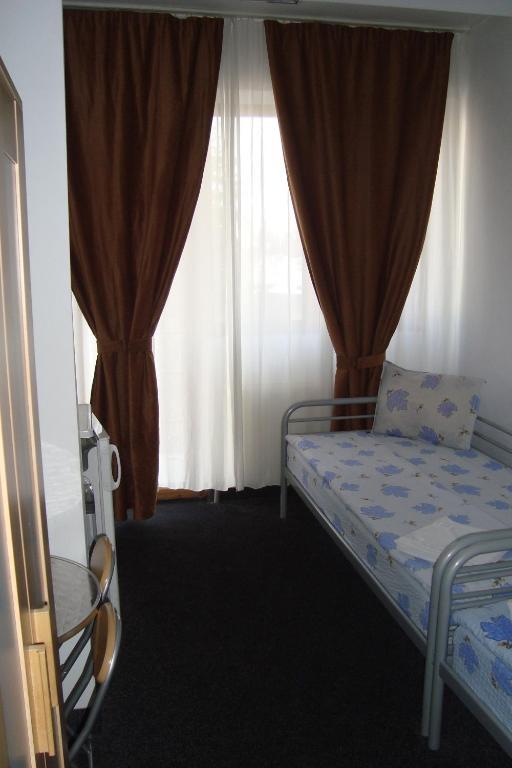 Hostel Litovoi Bukares Bagian luar foto