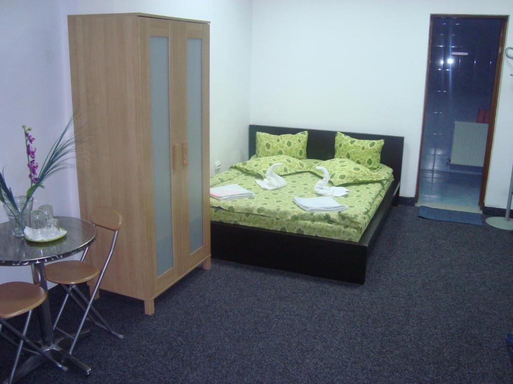 Hostel Litovoi Bukares Bagian luar foto