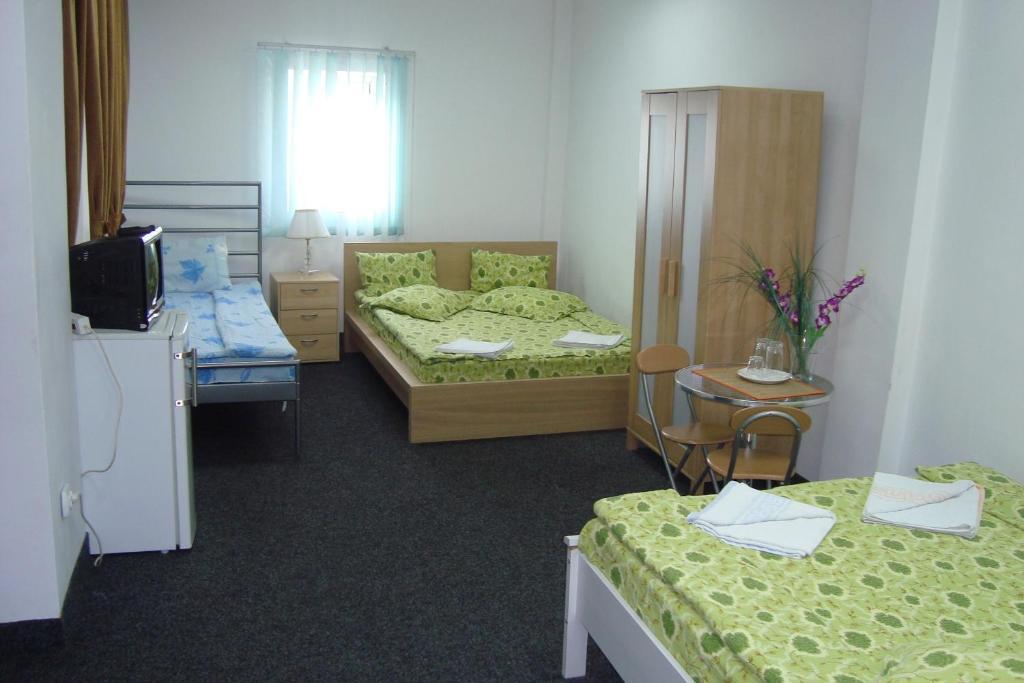 Hostel Litovoi Bukares Bagian luar foto