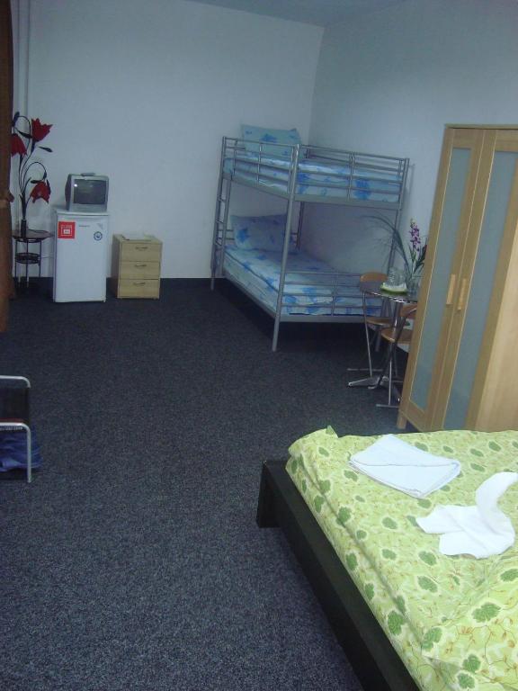 Hostel Litovoi Bukares Bagian luar foto