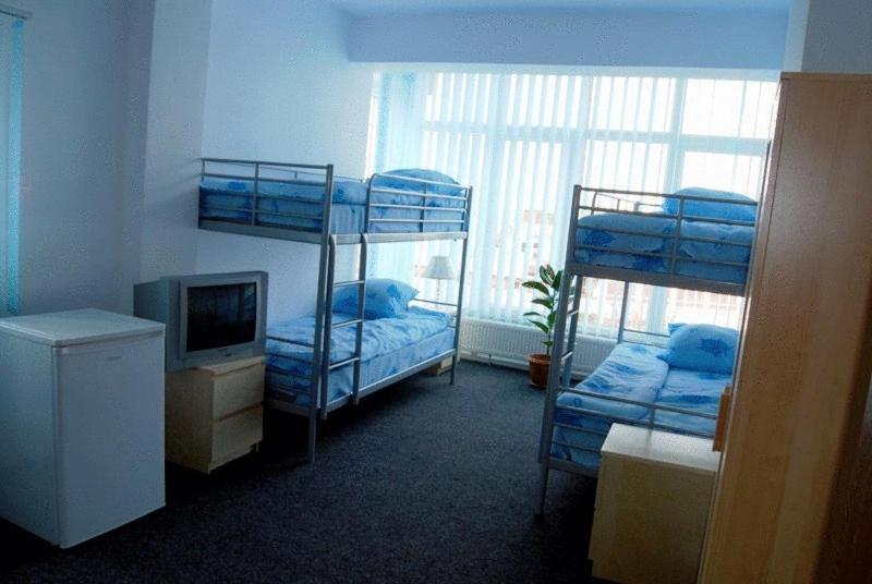 Hostel Litovoi Bukares Bagian luar foto