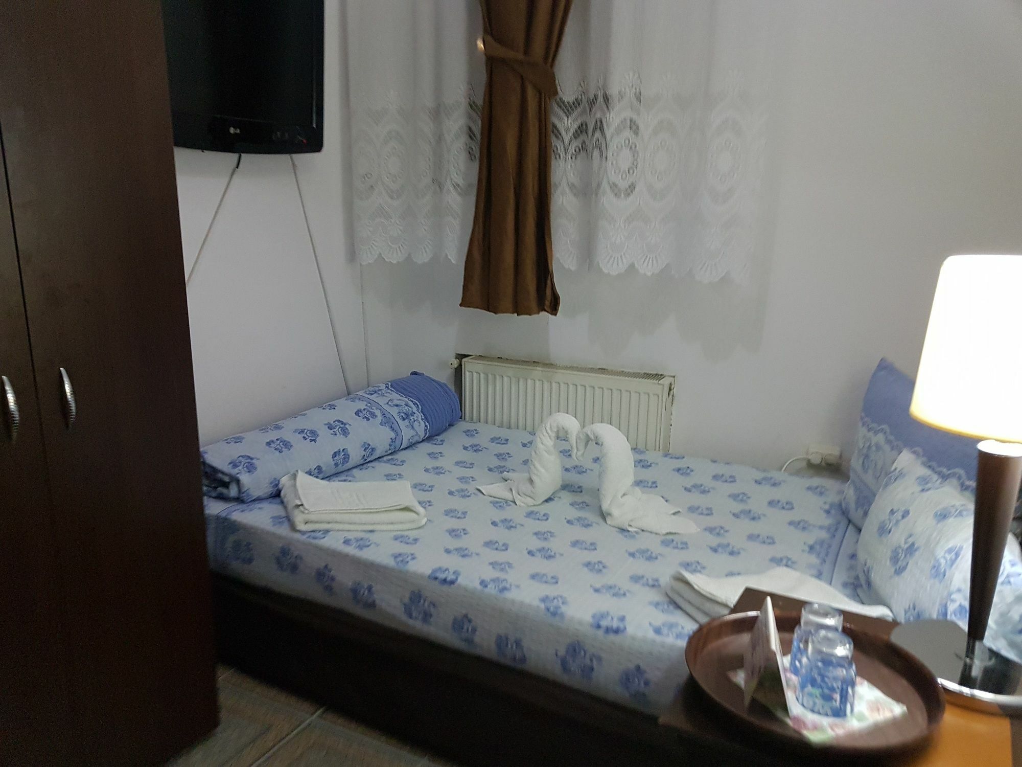 Hostel Litovoi Bukares Bagian luar foto